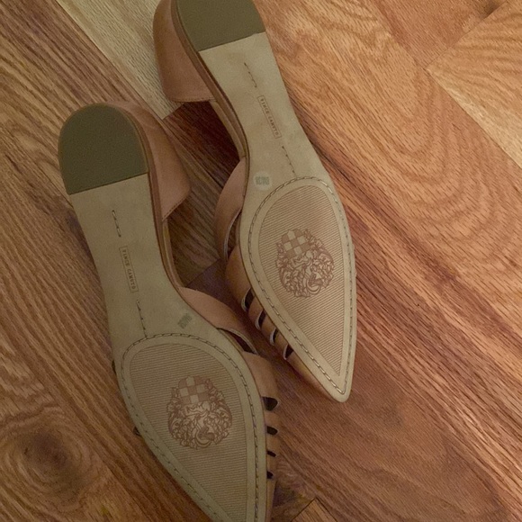 NWOB Vince Camuto point toe flats - Picture 2 of 3